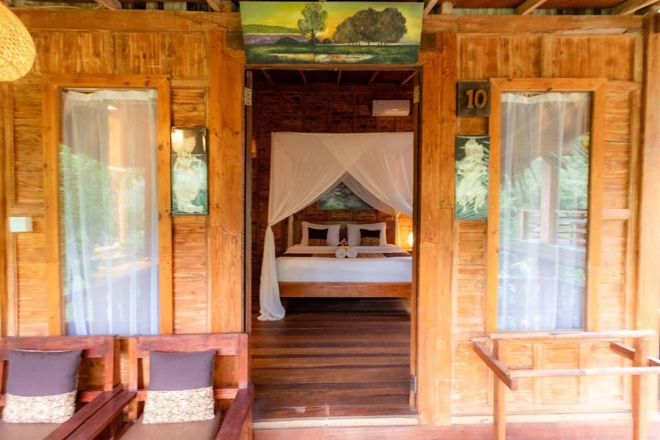 Bed, Decorative detail, Bedroom
