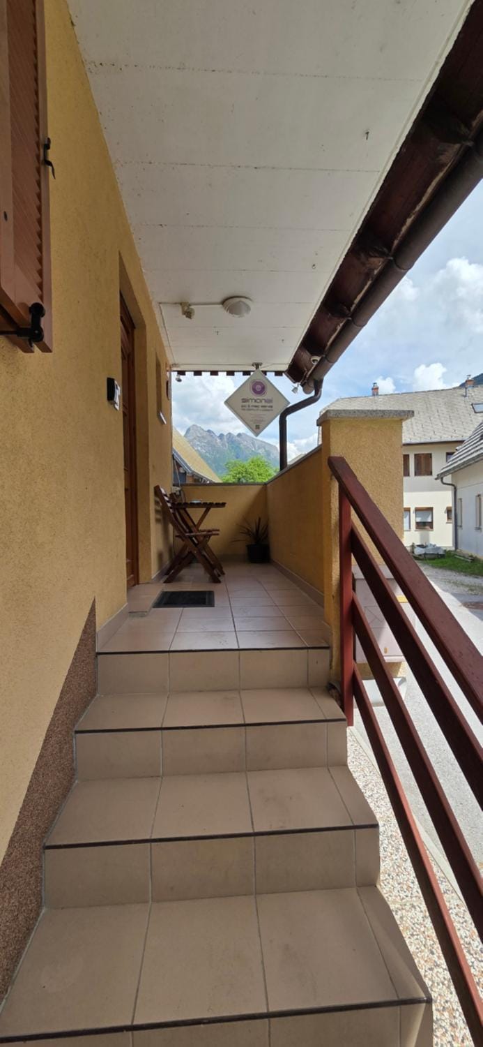 Facade/entrance, Balcony/Terrace