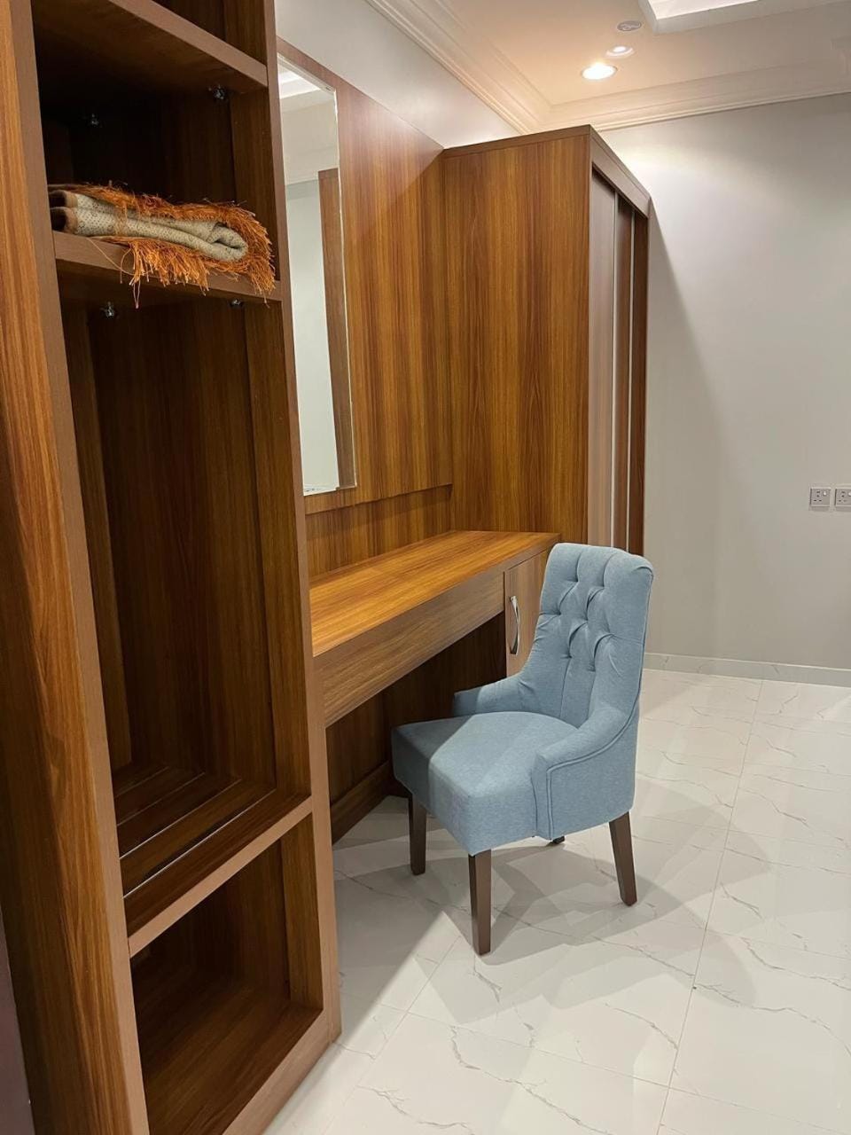 wardrobe