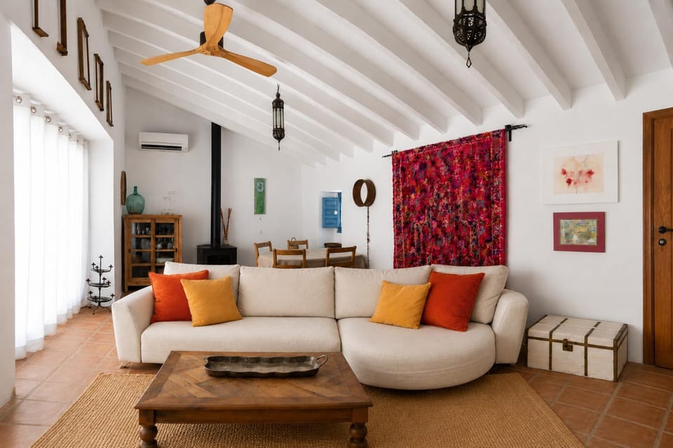 Communal lounge/ TV room