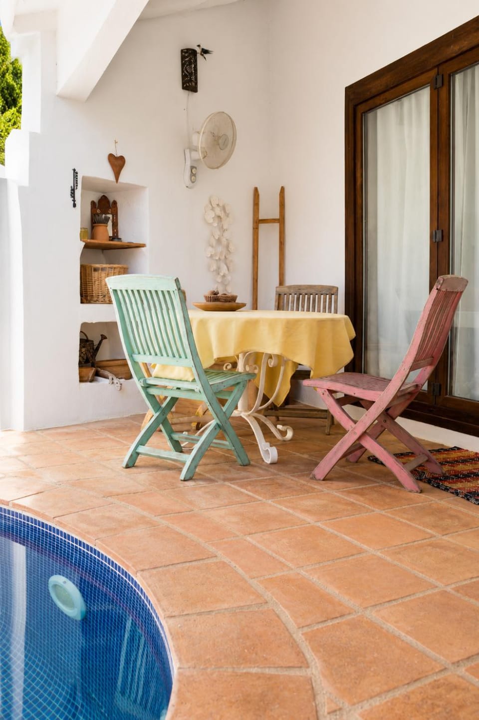 Swimming pool, Breakfast