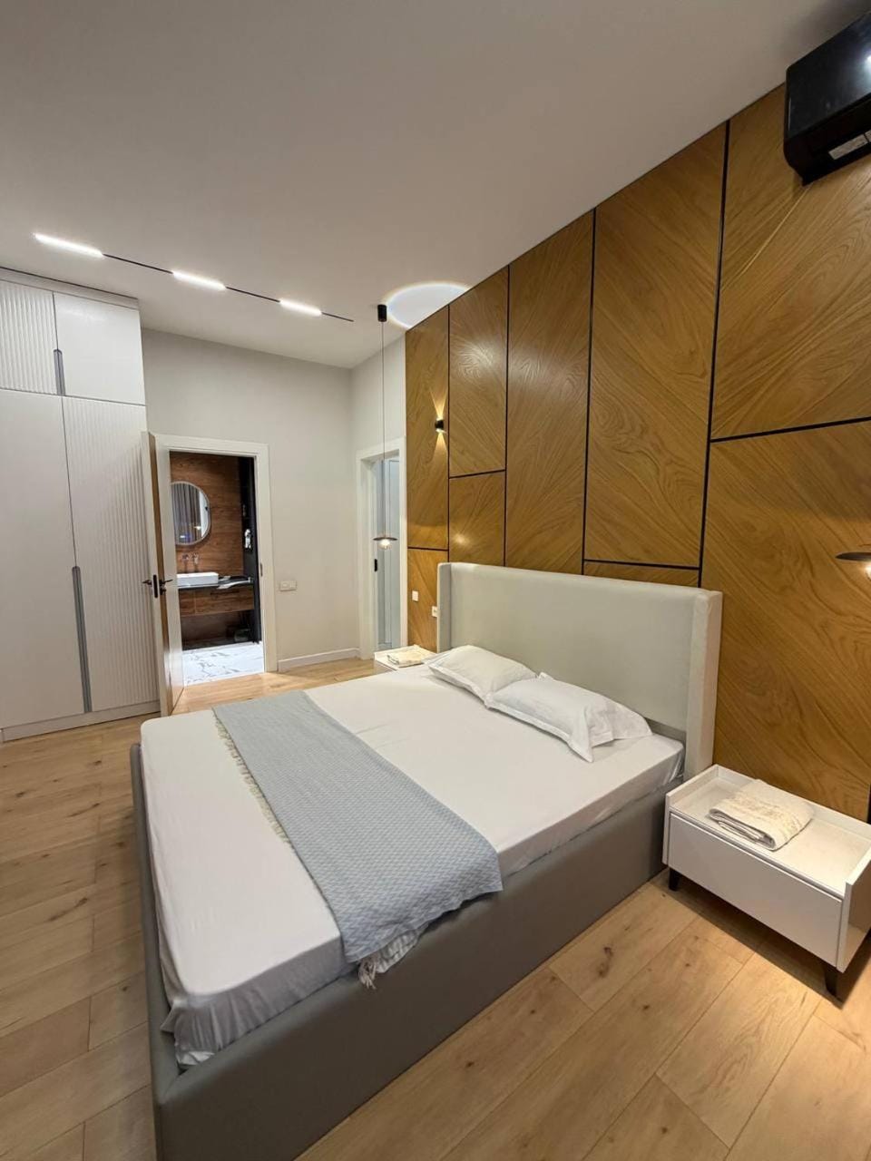 TV and multimedia, Bedroom, wardrobe