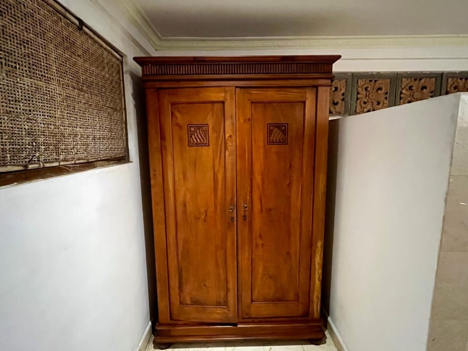 wardrobe