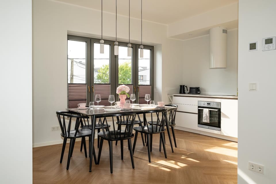 Coffee/tea facilities, Kitchen or kitchenette, Dining area, dishwasher, oven, pet friendly, stove, toaster