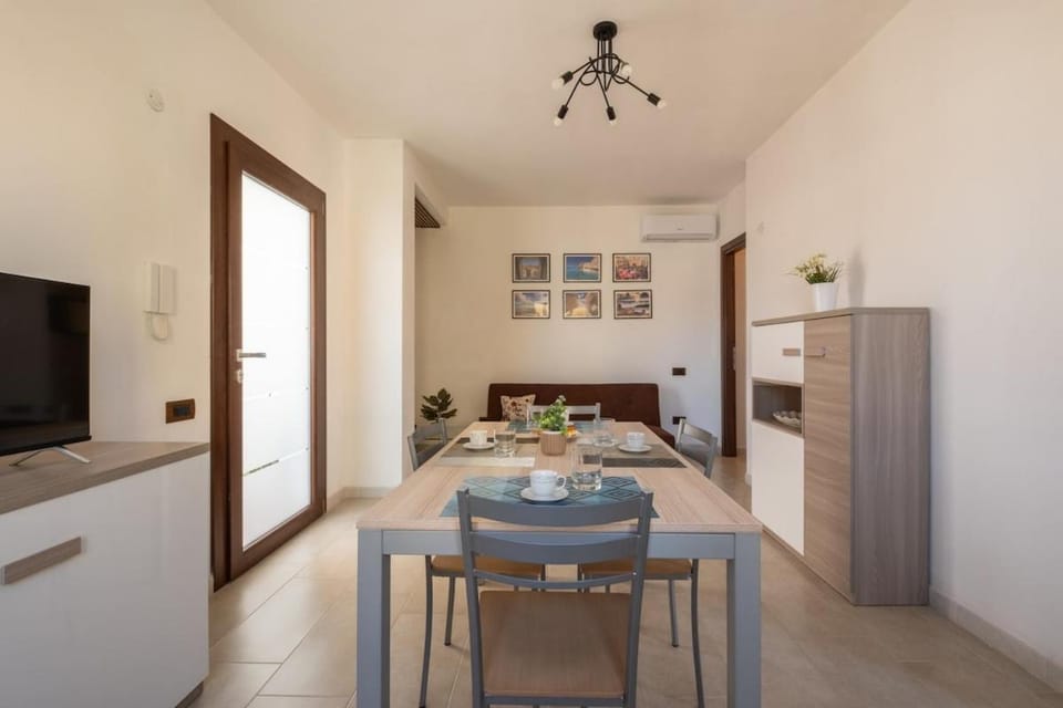 Sunset Lounge Stay - Spiaggia del Poetto 5min & Terrazza Apartment in Quartu Sant'Elena