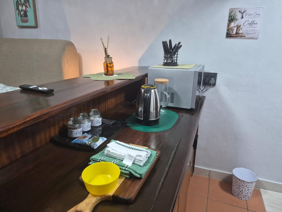 Coffee/tea facilities, Kitchen or kitchenette