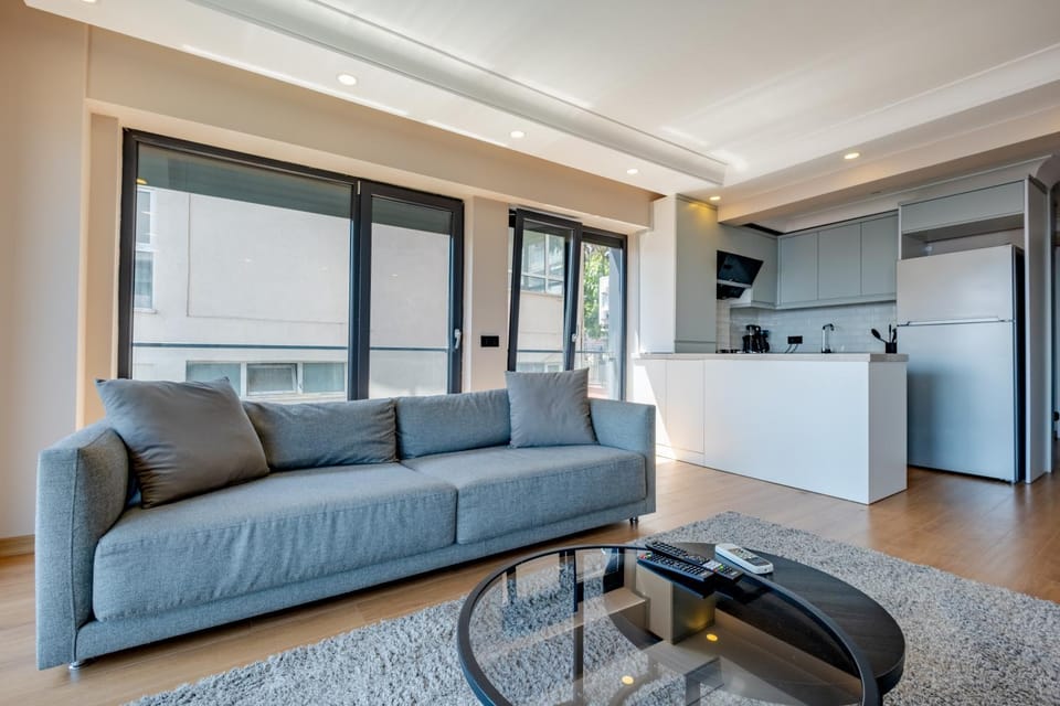 One-Bedroom Family Suite in Managed Aparthotel - Bosphorus View in Central Location Apartment in Istanbul