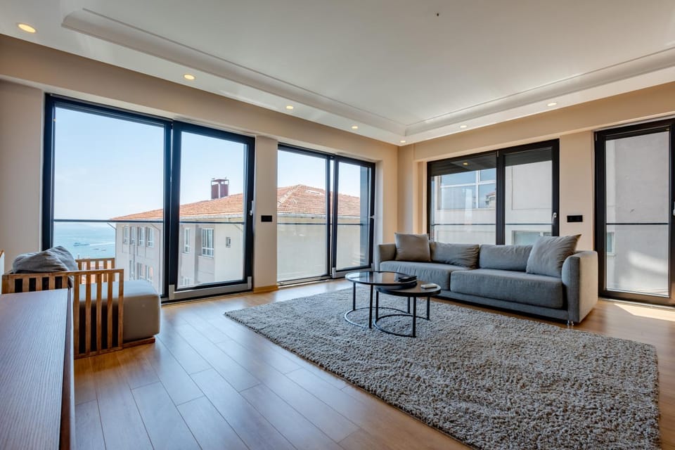 One-Bedroom Family Suite in Managed Aparthotel - Bosphorus View in Central Location Apartment in Istanbul