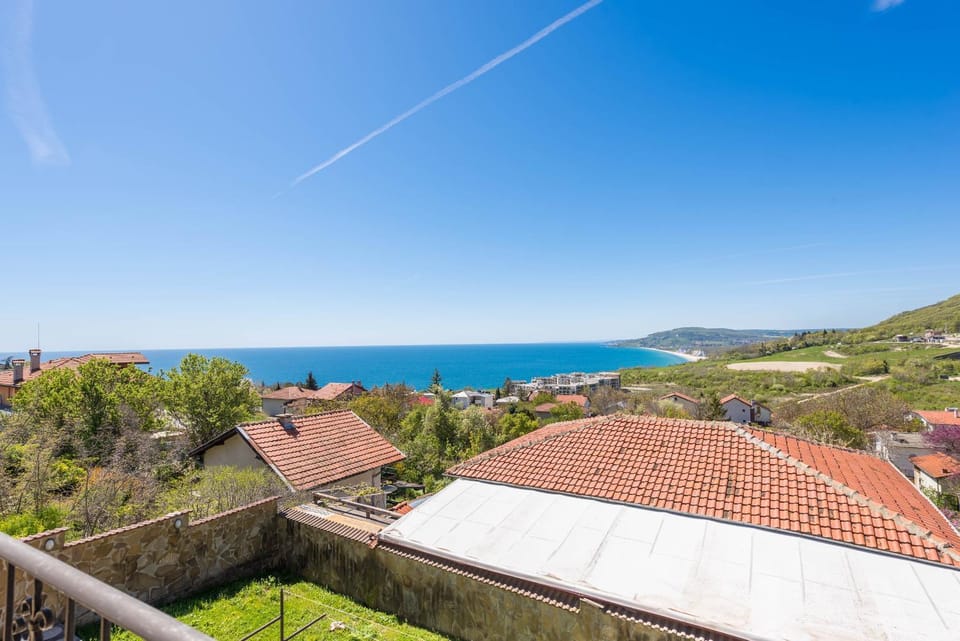 Nearby landmark, Day, Natural landscape, Mountain view, Sea view