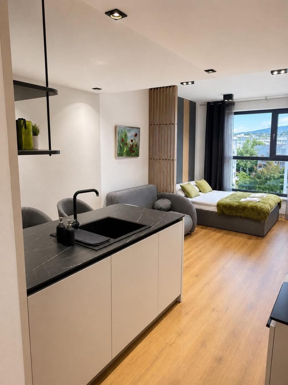 Aviva Central Chic Studio Apartment in Sofia