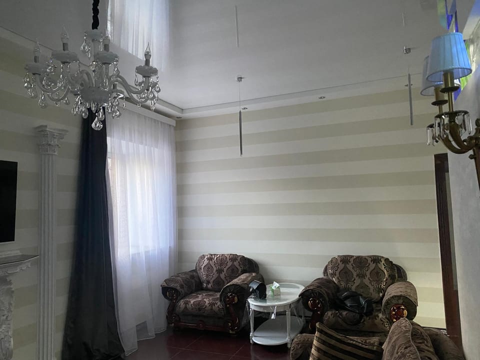 С видом на Оперу, вход из Оперы и со двора, на 2-ом этаже Apartment in Yerevan