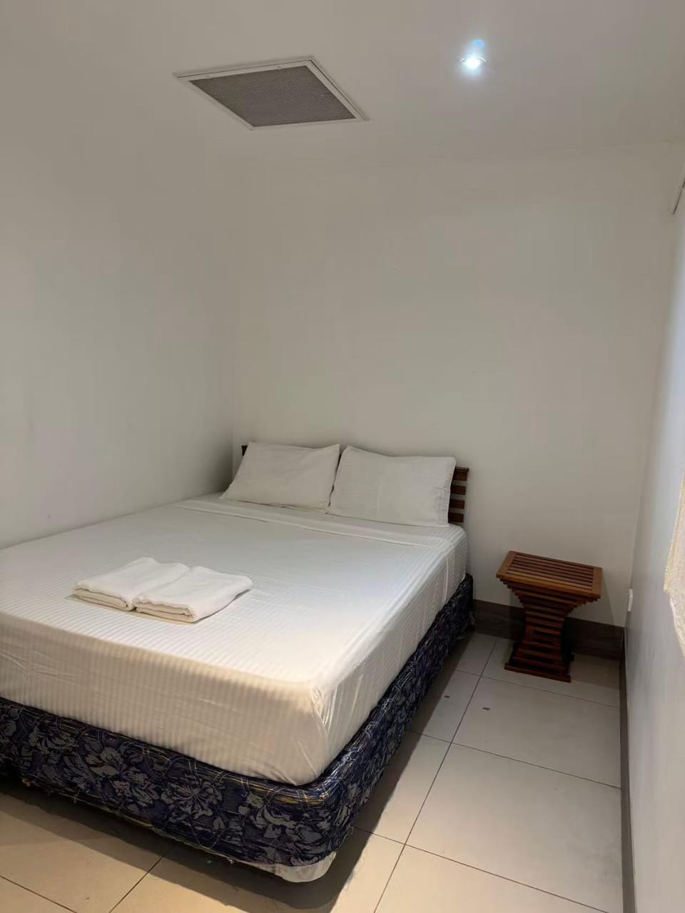 island payless private room Bed and Breakfast in Nadi