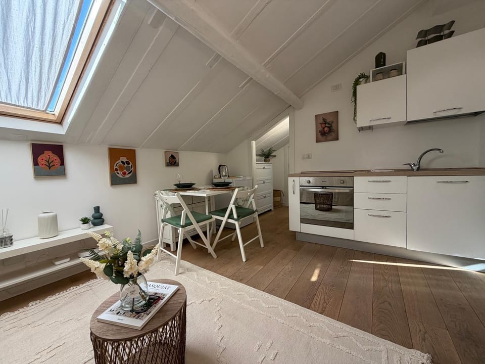 La Casa a metà - Skyline Attic View Apartment in Milan