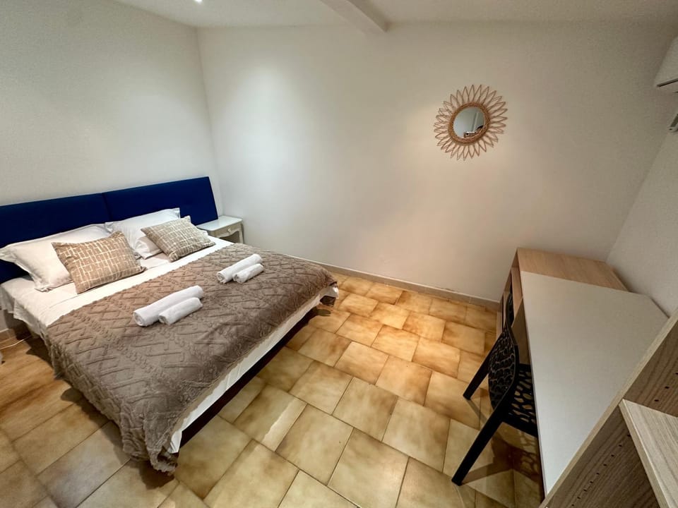 PLAGE Pointe Croisette Parking Apartment in Cannes