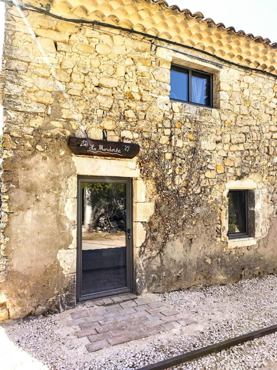 Gîte 1 à 6 pers air conditioné in Lussan La Mordorée House in Provence