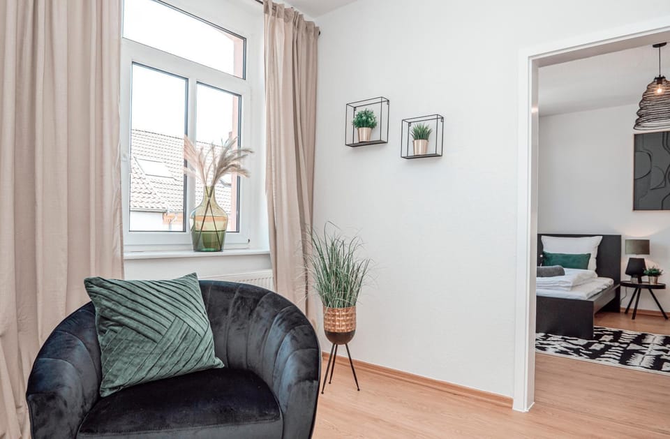 SpaceStays Krefeld Zentrum Apartment For 4 WIFI Kitchen Apartment in Krefeld