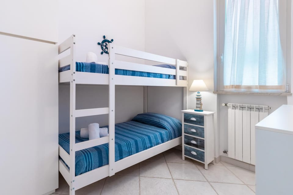 Hostdomus - Mariblù -with private parking Apartment in Liguria