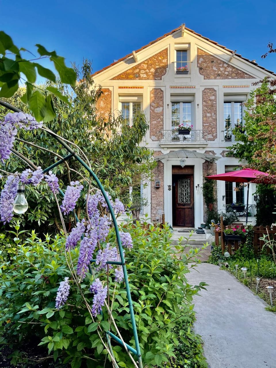 La Maison du Bonheur Villa in Noisy-le-Grand