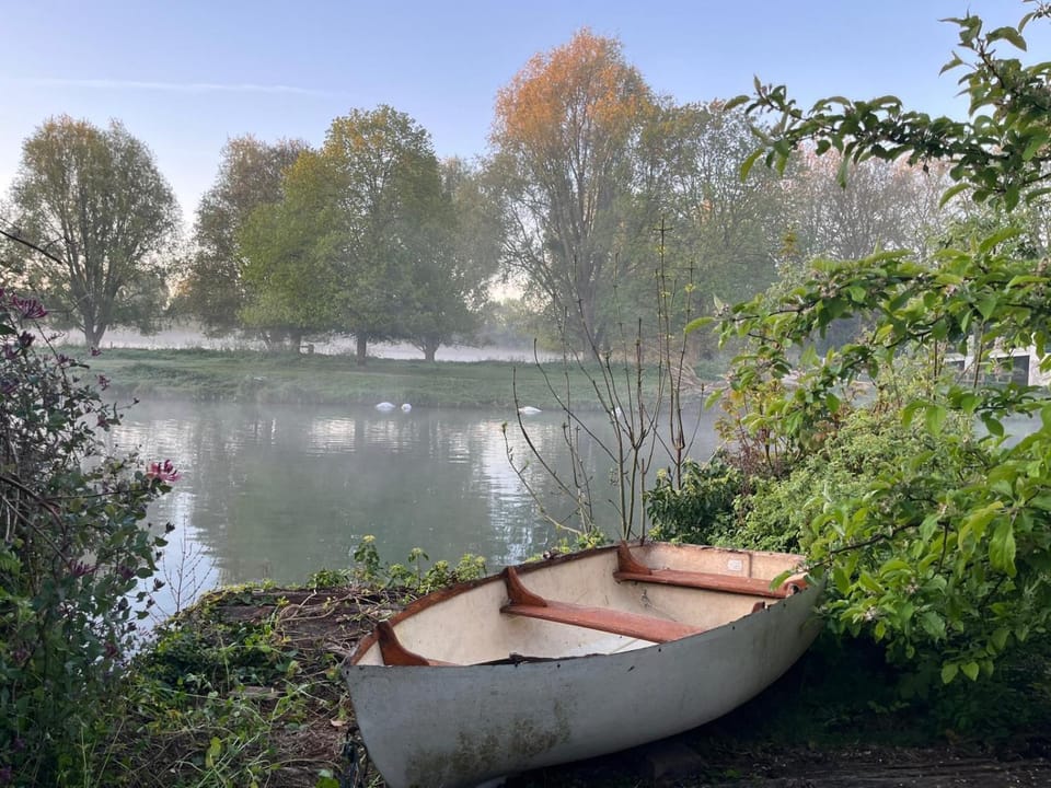 The Boat Hole - Riverside Living in Cambridge House in Cambridge