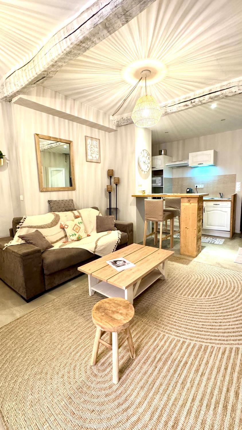 Kitchen or kitchenette, Living room, Dining area