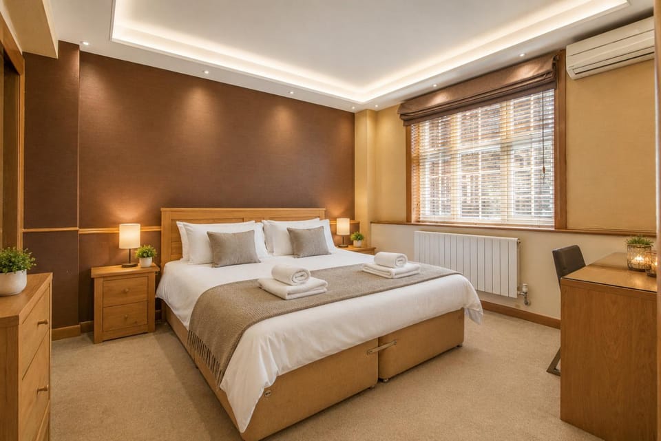 Bed, Day, People, People, Photo of the whole room, Business facilities, Bedroom, Guests, Guests, Area and facilities, Area and facilities, Time of day, group of guests, Family, furniture, hair dryier, heating, heating, internet, internet, safe, soundproof, storage, towels, wardrobe, air conditioner, air conditioner