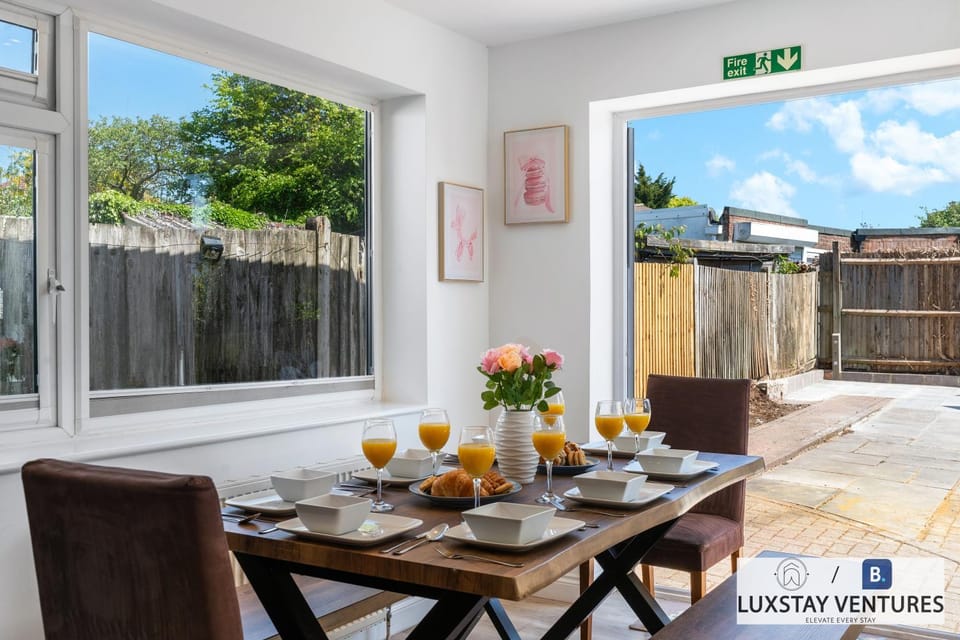 Patio, Day, View (from property/room), Balcony/Terrace, Dining area