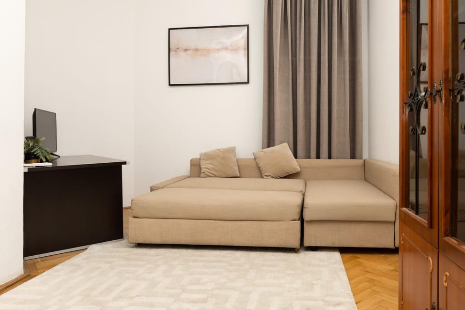 Ultra Central 3Bedroom Apartment with Self Check in Apartment in Bucharest