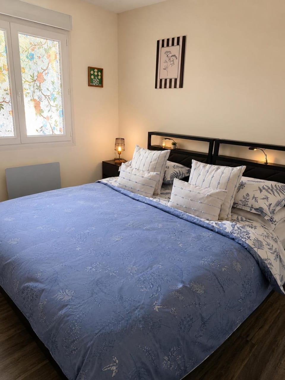 The French Hideaway Eymet - One Bedroom Apartment - Twin Or King Bed - Pool & Free Parking House in Eymet