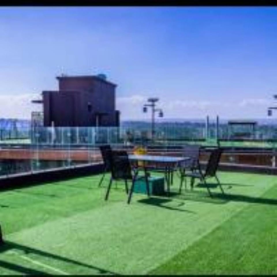 stunning one bedroom apartment with ample parking space heated swimming pool fully equipped gym and amazing city views Apartment in Nairobi County