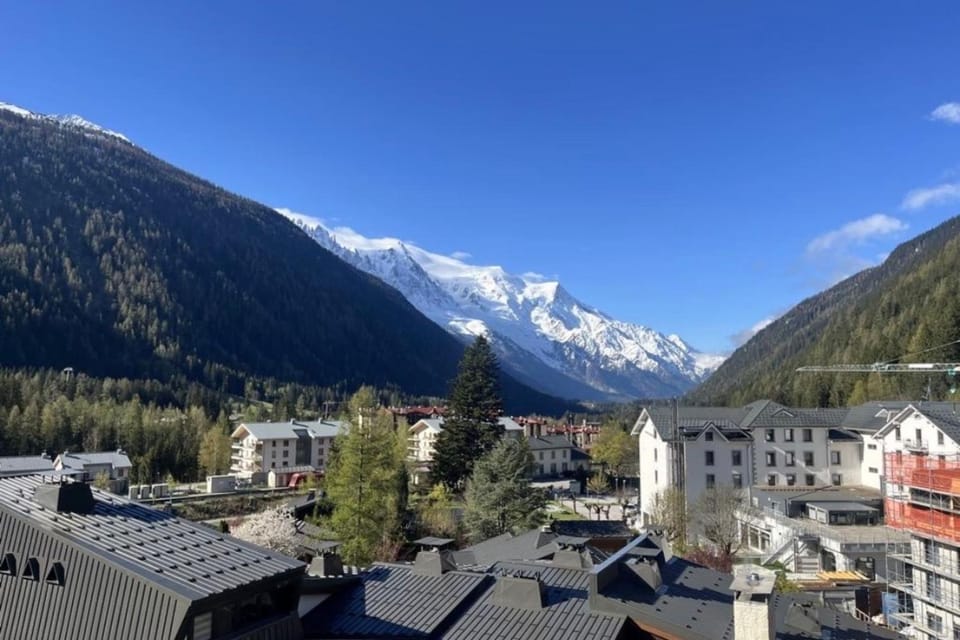 A stunning duplex flat near the Grands Montets Apartment in Chamonix
