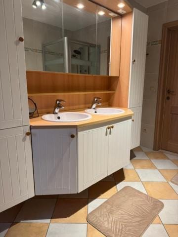 Property building, Bathroom