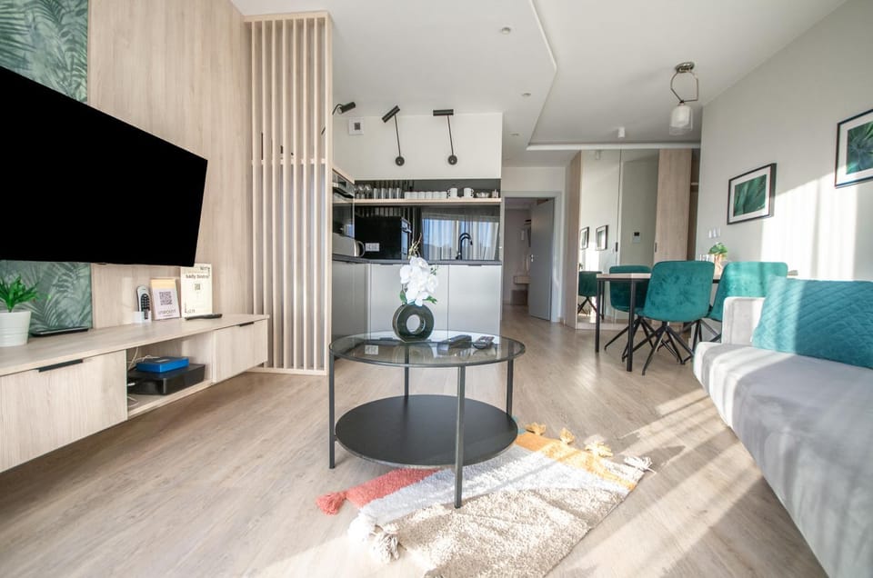 TV and multimedia, Kitchen or kitchenette, Living room, Seating area, Dining area, Evening entertainment