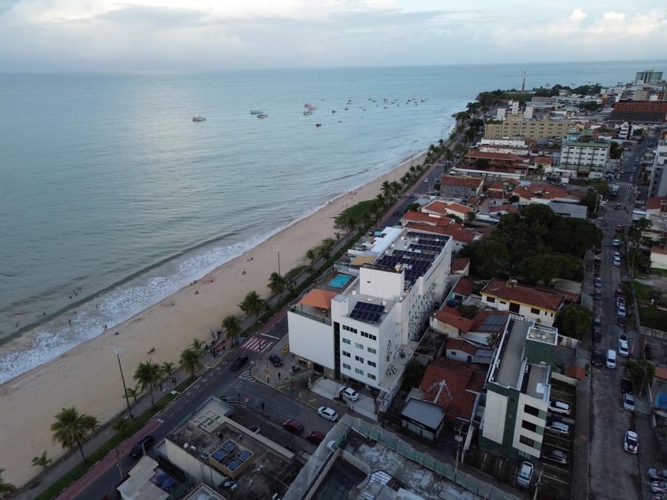 Property building, Neighbourhood, Bird's eye view, Beach, Evening entertainment, Sea view, Location