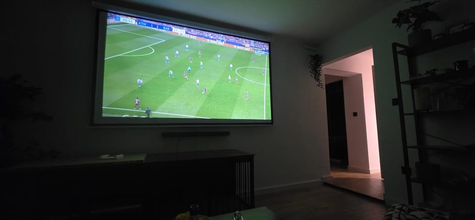Communal lounge/ TV room