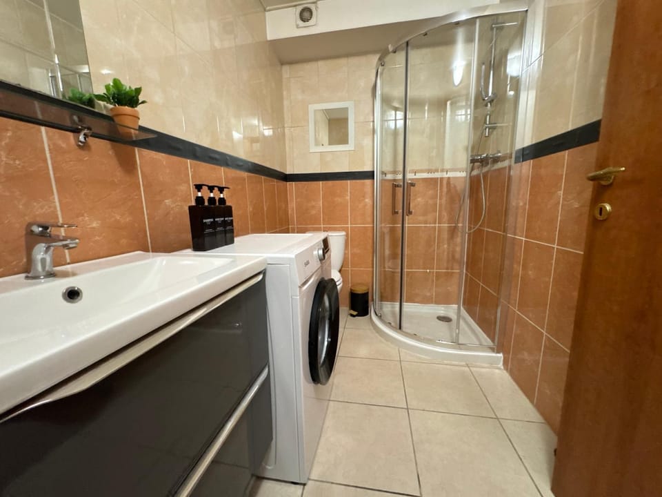 Shower, Bathroom, washing machine