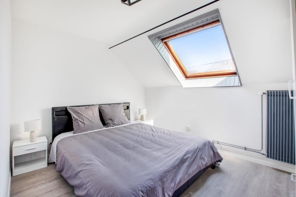 Bed, Bedroom