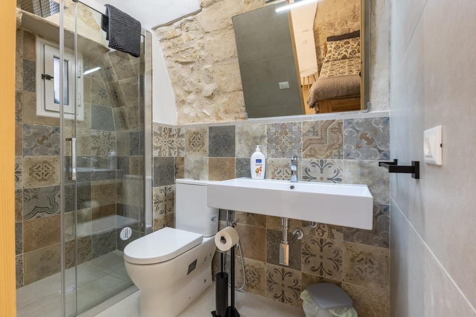 Bathroom, Living room