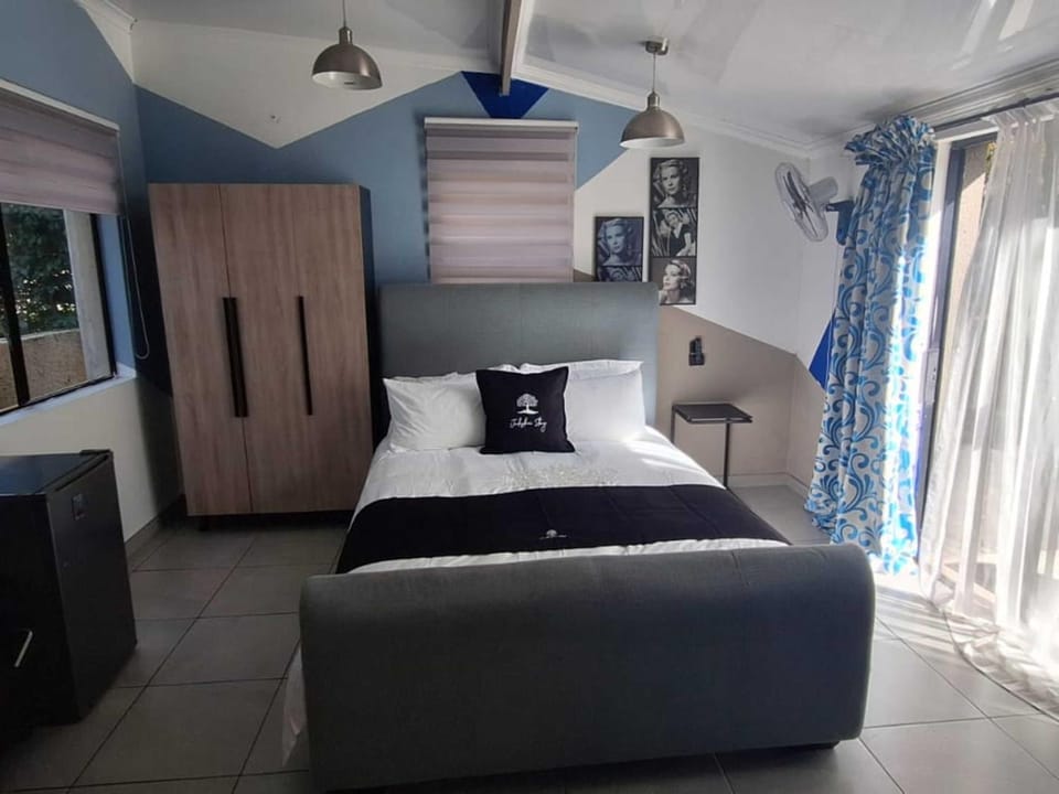 Jukskei Stay - Lion Bed and Breakfast in Sandton