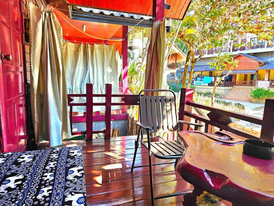 Restaurant/places to eat, Living room, Banquet/Function facilities, Seating area