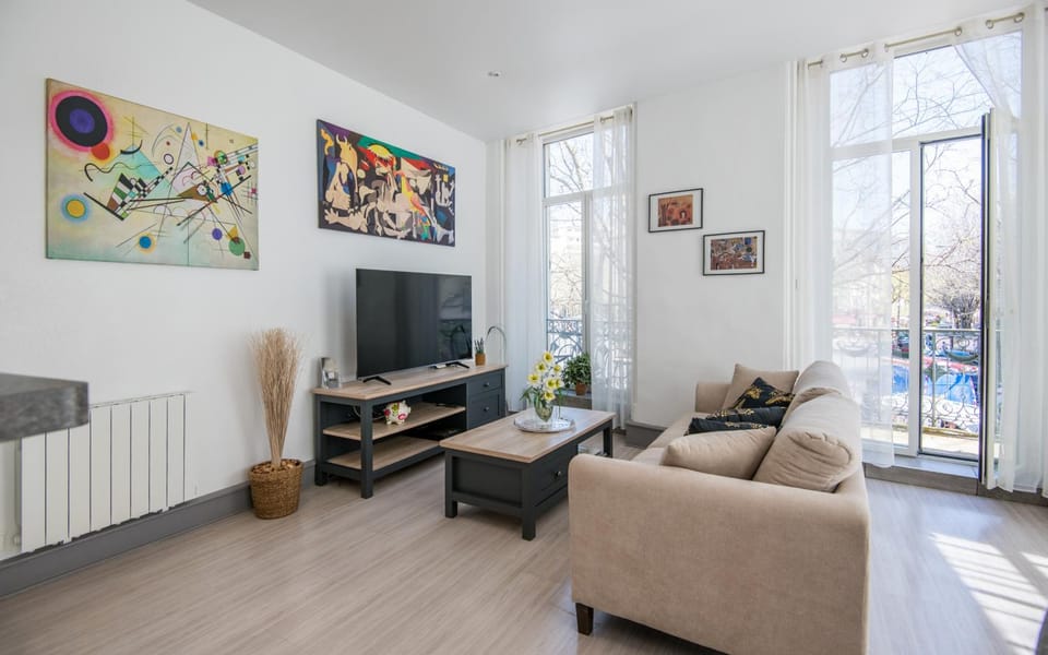 TV and multimedia, Balcony/Terrace, Living room, Seating area