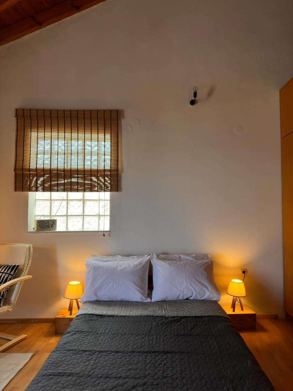 Bed, Photo of the whole room, Bedroom