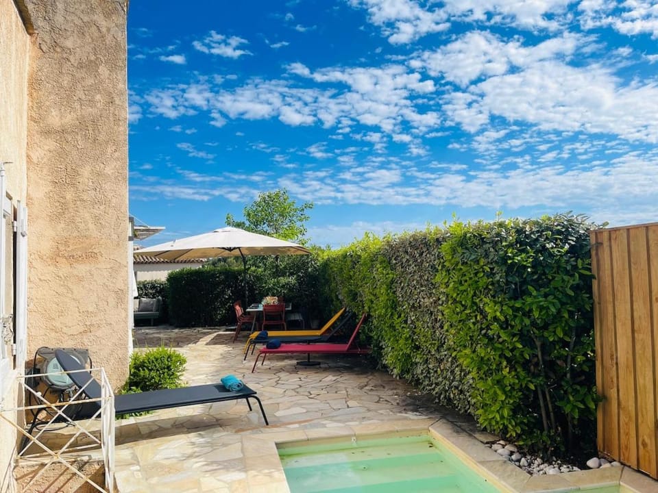 Patio, Swimming pool