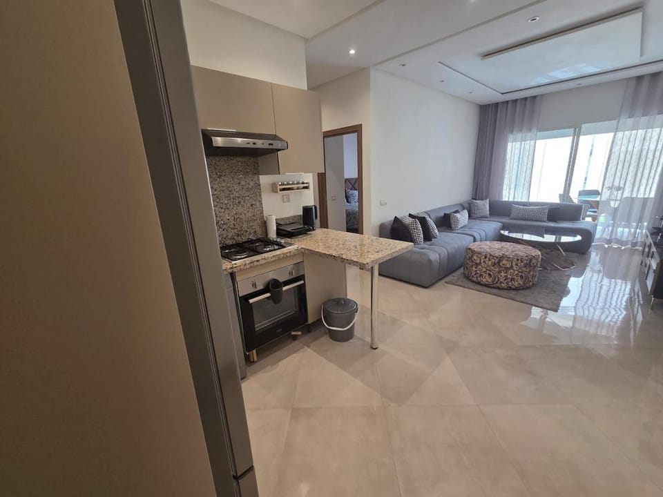 Cozy apartment with pool view Apartment in Casablanca-Settat