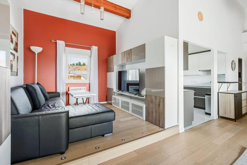 Hérault Terrace Premium 2-Bedroom Apartment with Terrace & in Agde House in Agde