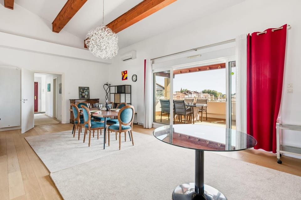 Hérault Terrace Premium 2-Bedroom Apartment with Terrace & in Agde House in Agde