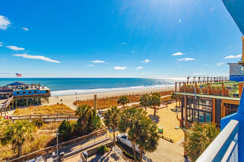 Yachtsman 505 Oceanfront Retreat Close to SkyWheel & Boardwalk House in Myrtle Beach