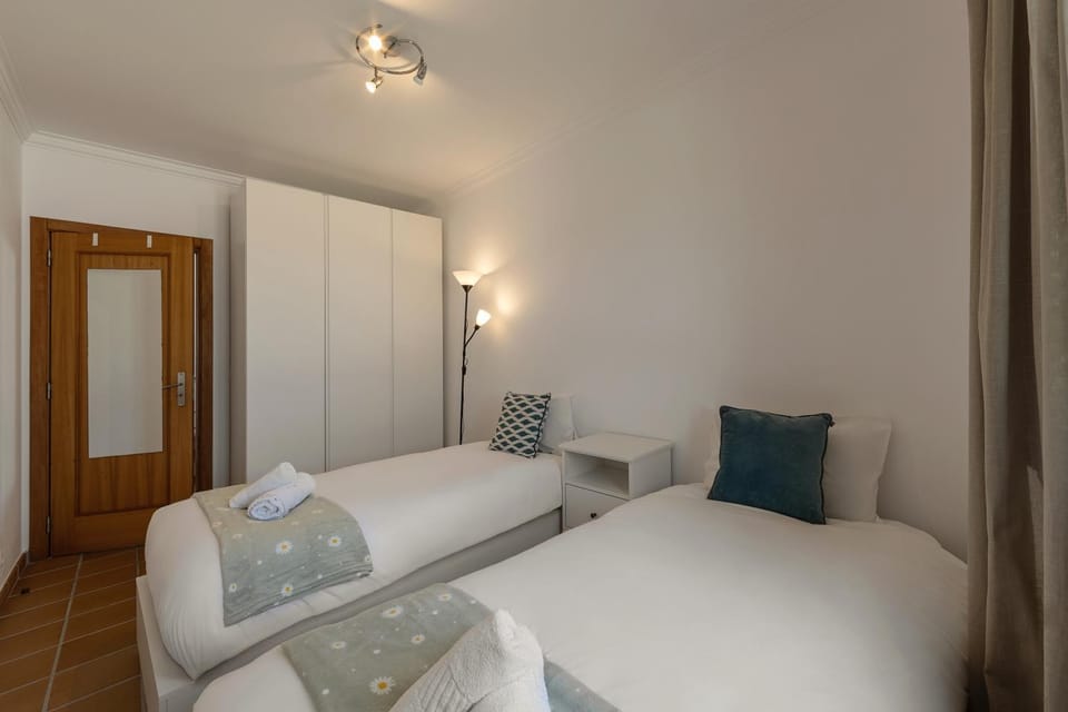 Bed, Decorative detail, Bedroom, towels, wardrobe