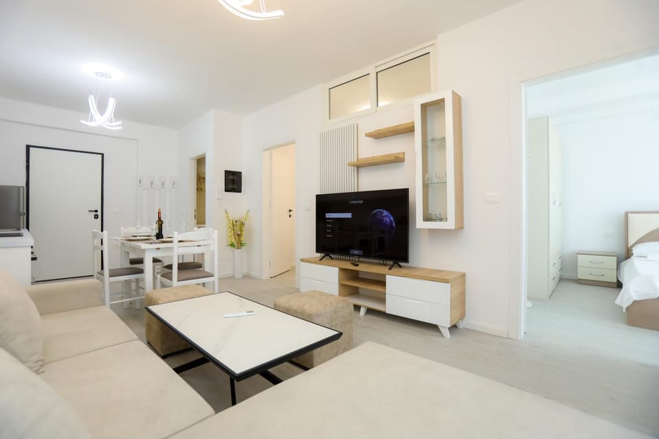 Thomas Apartments - Lungo Mare Apartment in Vlorë