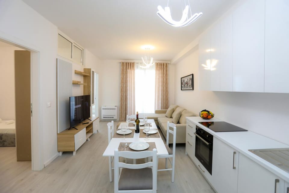 Thomas Apartments - Lungo Mare Apartment in Vlorë