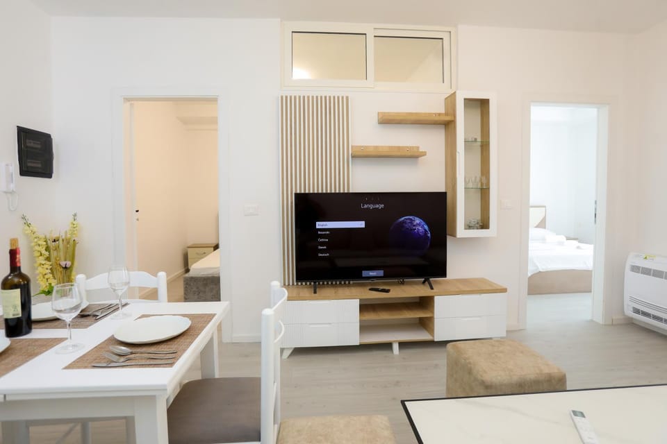 Thomas Apartments - Lungo Mare Apartment in Vlorë